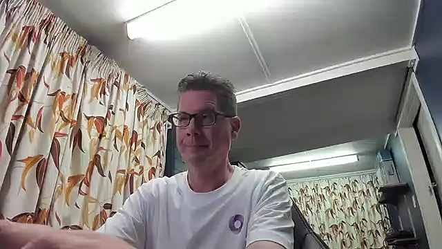 tilobinder online show from December 11, 2024, 1:06 pm