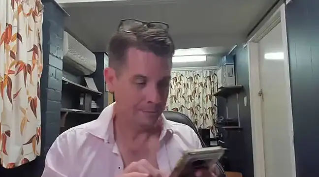 tilobinder online show from December 14, 2024, 4:20 pm