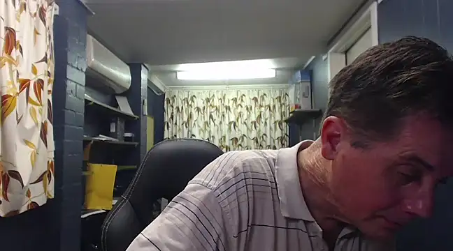 tilobinder online show from March 21, 2025, 3:13 pm