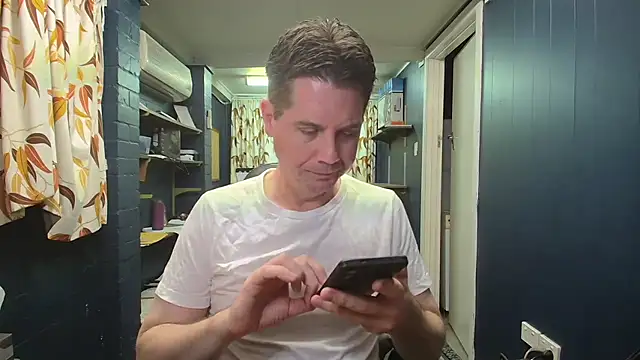 tilobinder online show from December 14, 2025, 11:59 am