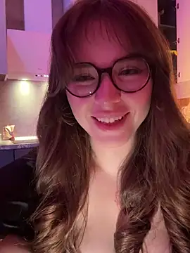 Snapshot of CutiePie3 chatting on December 17, 2025, 7:53 pm CutiePie3 online show from December 17, 2025, 7:53 pm