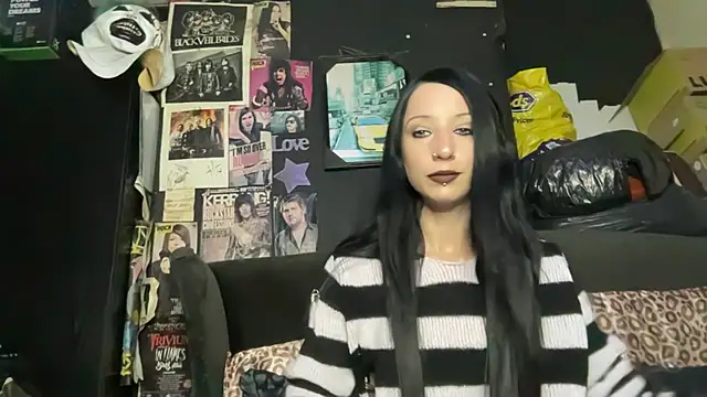 MissMidnightUK online show from October 21, 2025, 10:10 pm