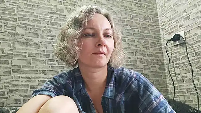 EdithManning online show from January 13, 2025, 10:58 am