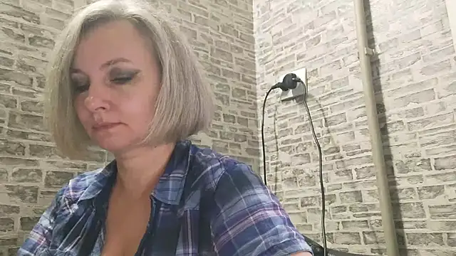 EdithManning online show from January 21, 2025, 6:00 am