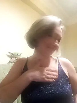 EdithManning online show from February 3, 2025, 7:10 pm