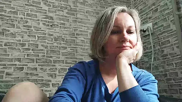 EdithManning online show from March 11, 2025, 9:13 am