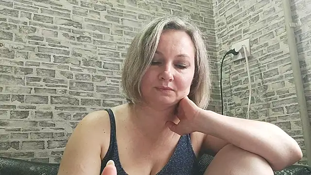 EdithManning online show from March 18, 2025, 9:31 am