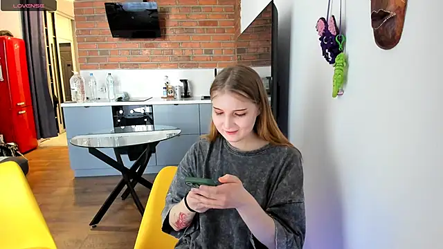 princessaalicc online show from February 4, 2025, 12:22 pm