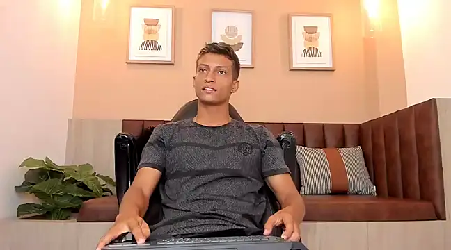 wolf james123 online show from February 14, 2025, 2:23 pm