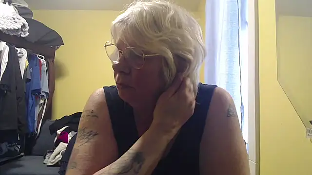 canadiancougar1965 online show from March 20, 2026, 4:34 pm