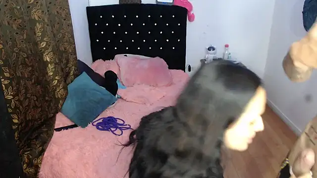 Snapshot of Kitty_and_jake chatting on February 14, 2025, 8:21 am Kitty and jake online show from February 14, 2025, 8:21 am