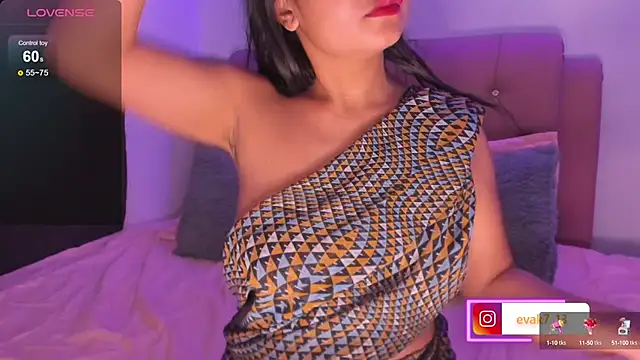 Snapshot of shara_queen1 chatting on January 4, 2025, 9:43 am shara queen1 online show from January 4, 2025, 9:43 am