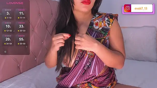 Snapshot of shara_queen1 chatting on January 23, 2025, 1:02 pm shara queen1 online show from January 23, 2025, 1:02 pm