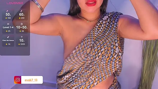 Snapshot of shara_queen1 chatting on January 29, 2025, 6:43 am shara queen1 online show from January 29, 2025, 6:43 am