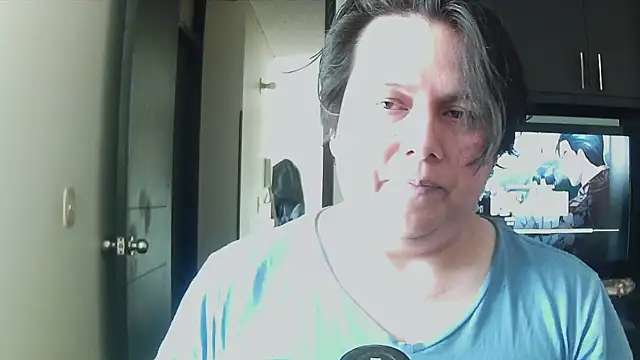 aixs93 online show from October 28, 2025, 1:47 pm