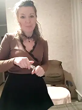 VselenaSun402 online show from February 18, 2025, 12:17 pm