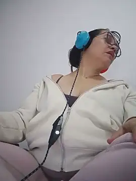 Snapshot of gaby0075 chatting on December 3, 2024, 10:07 pm gaby0075 online show from December 3, 2024, 10:07 pm