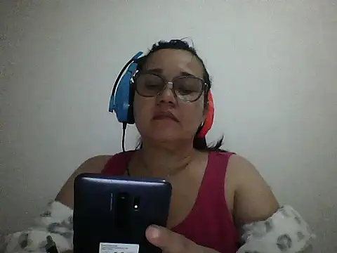 Snapshot of gaby0075 chatting on December 4, 2024, 10:19 pm gaby0075 online show from December 4, 2024, 10:19 pm
