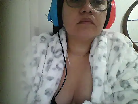 Snapshot of gaby0075 chatting on December 11, 2024, 9:23 pm gaby0075 online show from December 11, 2024, 9:23 pm