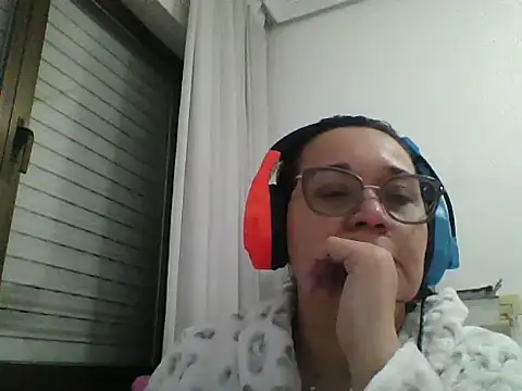 Snapshot of gaby0075 chatting on December 13, 2024, 11:06 pm gaby0075 online show from December 13, 2024, 11:06 pm