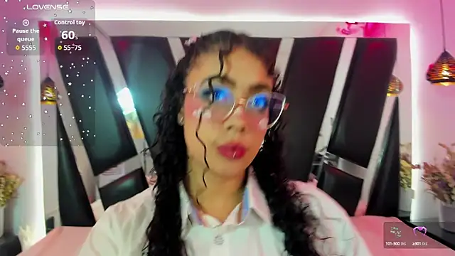 antonelllepiercee online show from September 12, 2025, 11:32 am