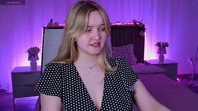 Snapshot of KellyPoter chatting on June 4, 2026, 7:25 am KellyPoter online show from June 4, 2026, 7:25 am