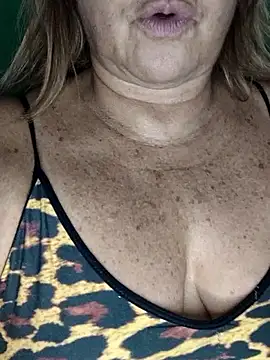 Kasandra Ho online show from September 19, 2025, 2:02 am