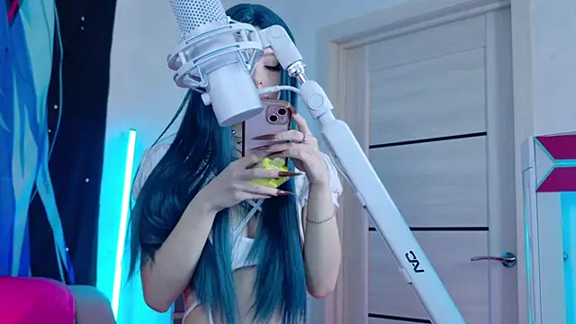 Aurora Natsuki online show from November 22, 2025, 11:31 am