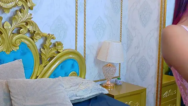 LucyLeah online show from November 6, 2025, 1:12 pm