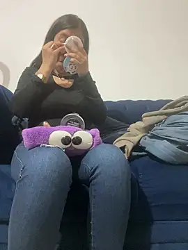 Lea velle online show from January 28, 2025, 5:00 am