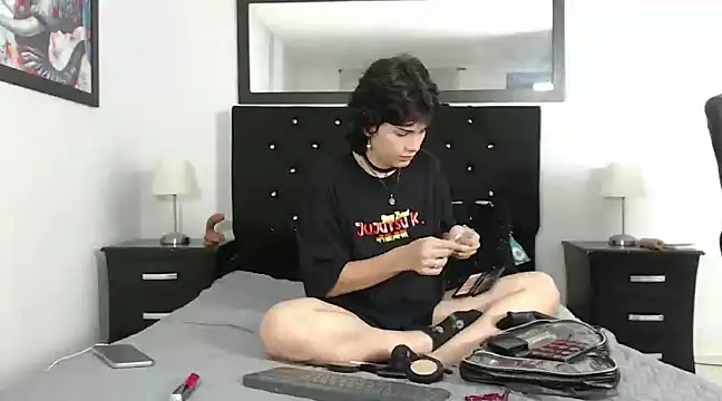 Caitlynwheler online show from December 24, 2024, 2:43 am