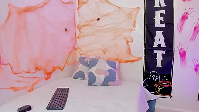 Abriil7 online show from October 28, 2025, 3:32 am