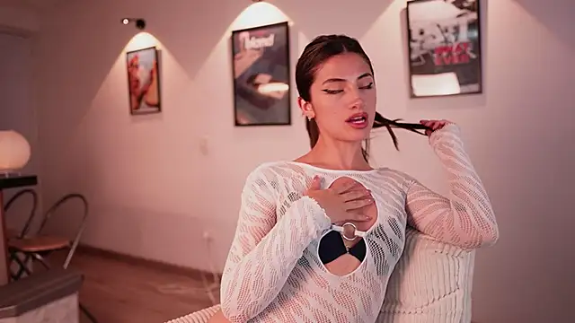 Megga Bluee online show from November 14, 2025, 2:10 am