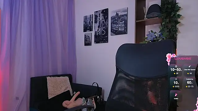 Snapshot of emilyrouxe chatting on September 25, 2025, 3:27 pm emilyrouxe online show from September 25, 2025, 3:27 pm