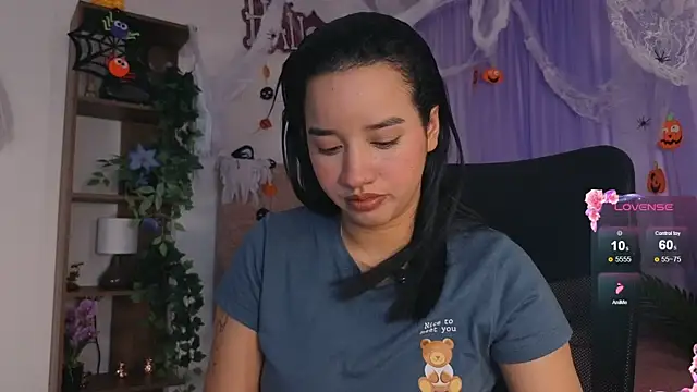 Snapshot of emilyrouxe chatting on November 1, 2025, 5:26 pm emilyrouxe online show from November 1, 2025, 5:26 pm