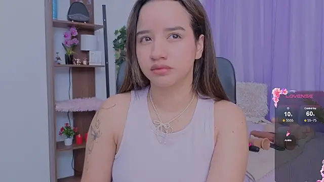 Snapshot of emilyrouxe chatting on February 17, 2026, 2:57 pm emilyrouxe online show from February 17, 2026, 2:57 pm