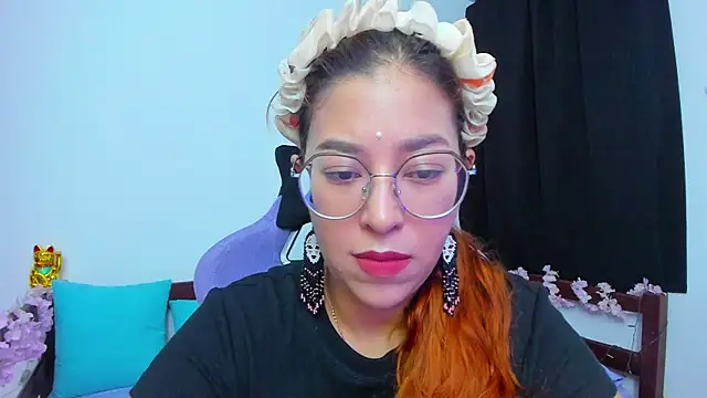  Moon Johnson online show from November 12, 2025, 1:28 am