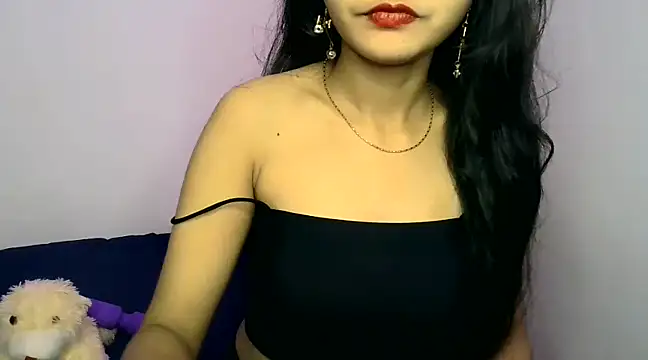 SUZY FROMUS online show from December 5, 2024, 12:11 pm