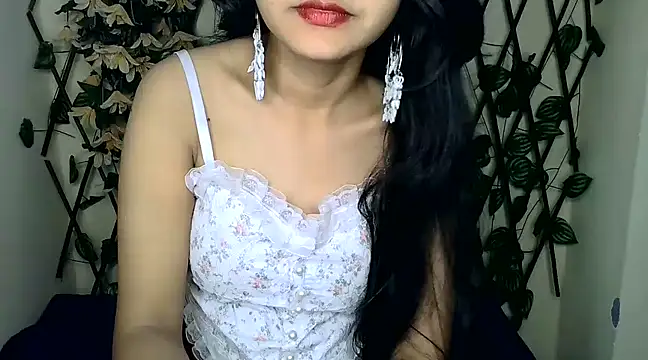 SUZY FROMUS online show from February 18, 2025, 8:36 pm