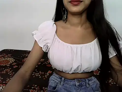 SUZY FROMUS online show from September 19, 2025, 7:10 am