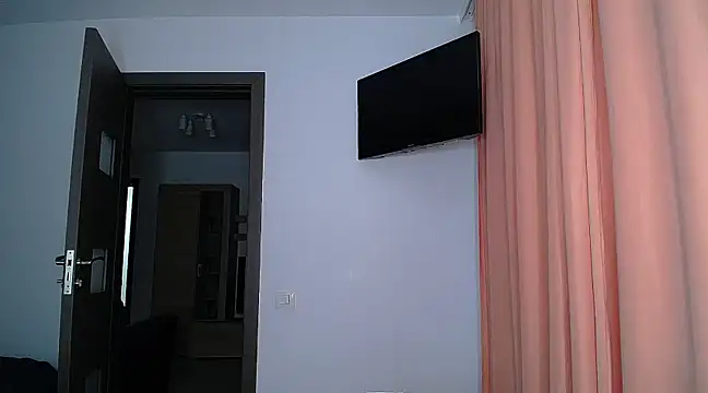 Julianna68 online show from February 10, 2025, 3:53 pm