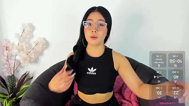 Annie9  online show from March 22, 2025, 4:56 am