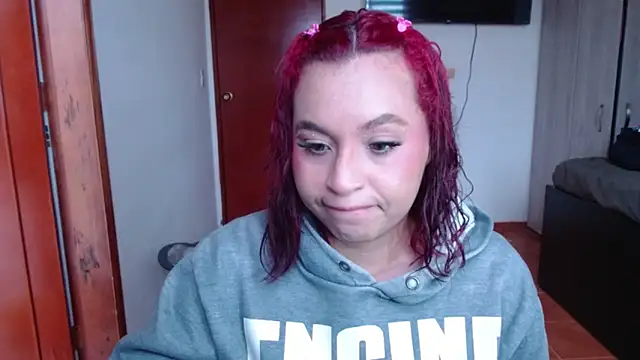 annie3 online show from February 17, 2025, 4:37 pm