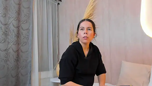 Snapshot of Lucianaferro_ chatting on September 25, 2025, 7:56 am Lucianaferro online show from September 25, 2025, 7:56 am