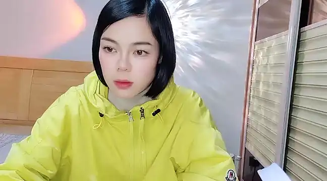 Linda-LL online show from January 25, 2025, 11:55 am