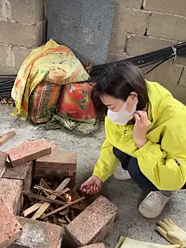 Linda-LL online show from October 22, 2025, 5:30 am