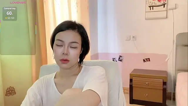 Snapshot of Linda-LL chatting on June 17, 2026, 2:14 am Linda-LL online show from June 17, 2026, 2:14 am