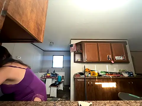 IvanaPlenty online show from November 17, 2025, 2:23 pm