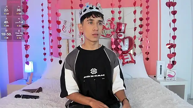 Thayler jones online show from February 7, 2025, 11:23 am