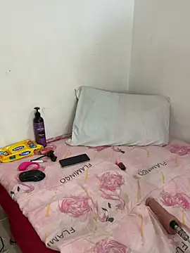 paisitahot1975 online show from March 6, 2026, 11:01 pm